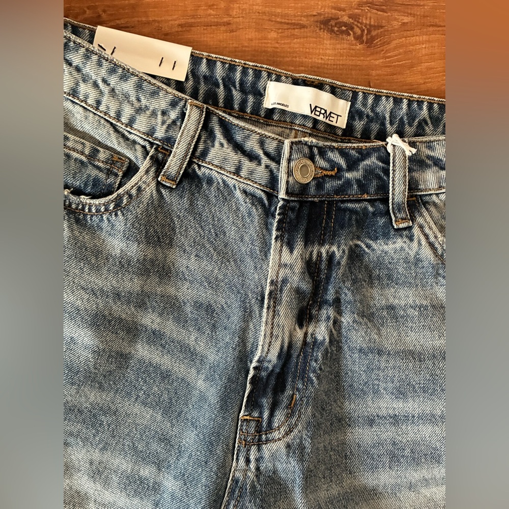Vervet Super high waisted distressed straight crop light wash jeans size 30 - Picture 4 of 5